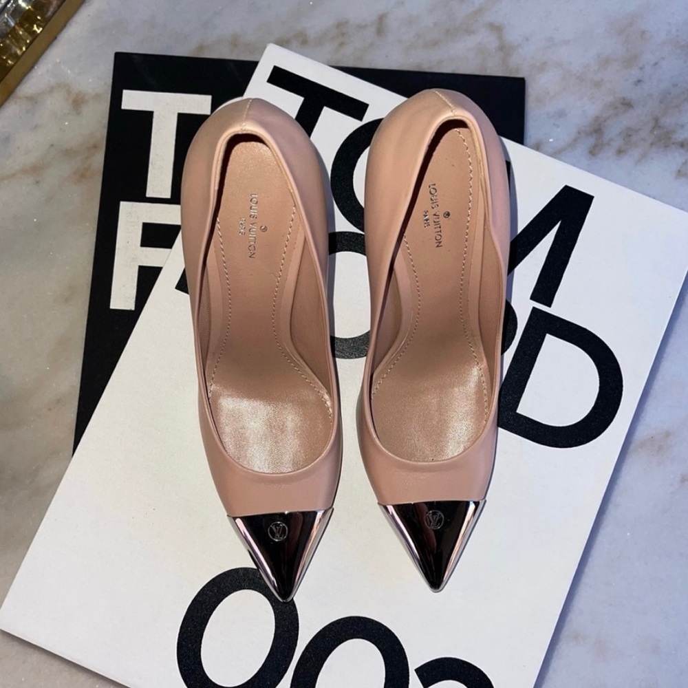 New Louis Vuitton Merry Go Round Metal Cap Pump in Nude - Picture 10 of 17